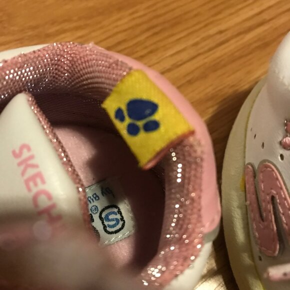 Build-A-Bear Sketcher Sneakers With Heart Charm Pink & White - Picture 4 of 6